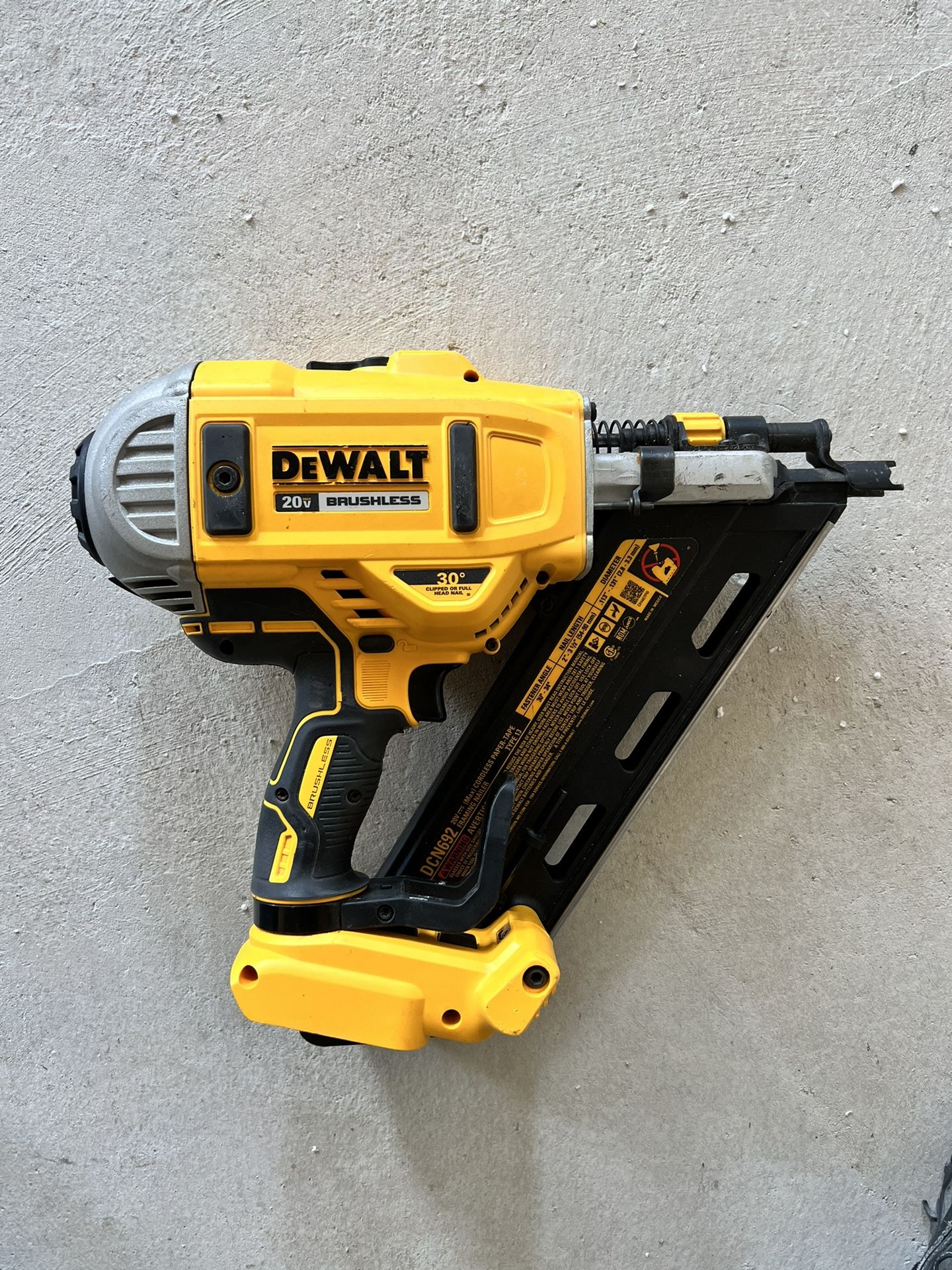 Dewalt Framing Nail Gun 20V 30 Degree Nailer for Sale in Pembroke Pines, FL OfferUp