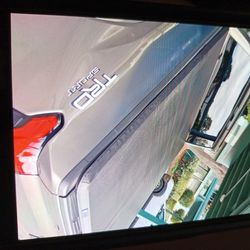 Toyota tacoma bed cover