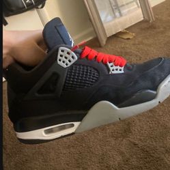Jordan 4 