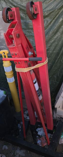 Engine hoist lift