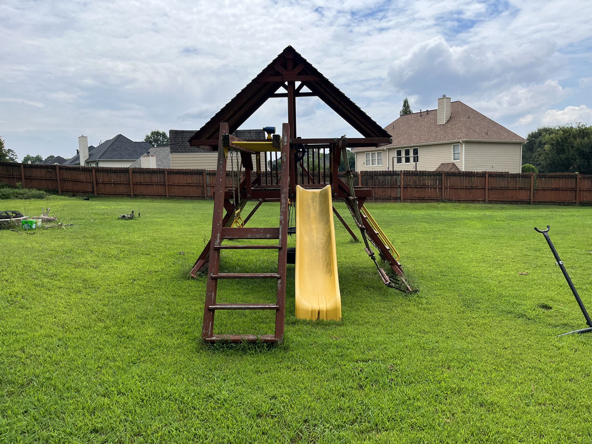 Superior Play System Swing And Wood Playset
