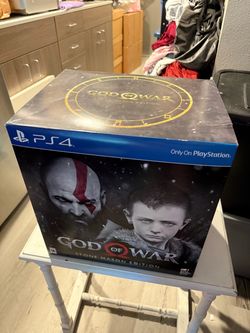 God of War Collector’s Edition Display Bundle (2018 & Ragnarök)