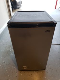 Refrigerator Mini SANYO