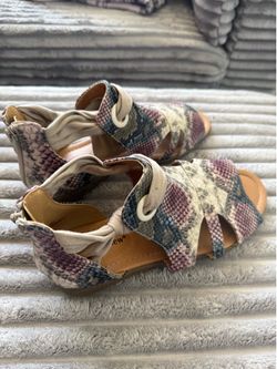 Comfort View Leopard Sandals