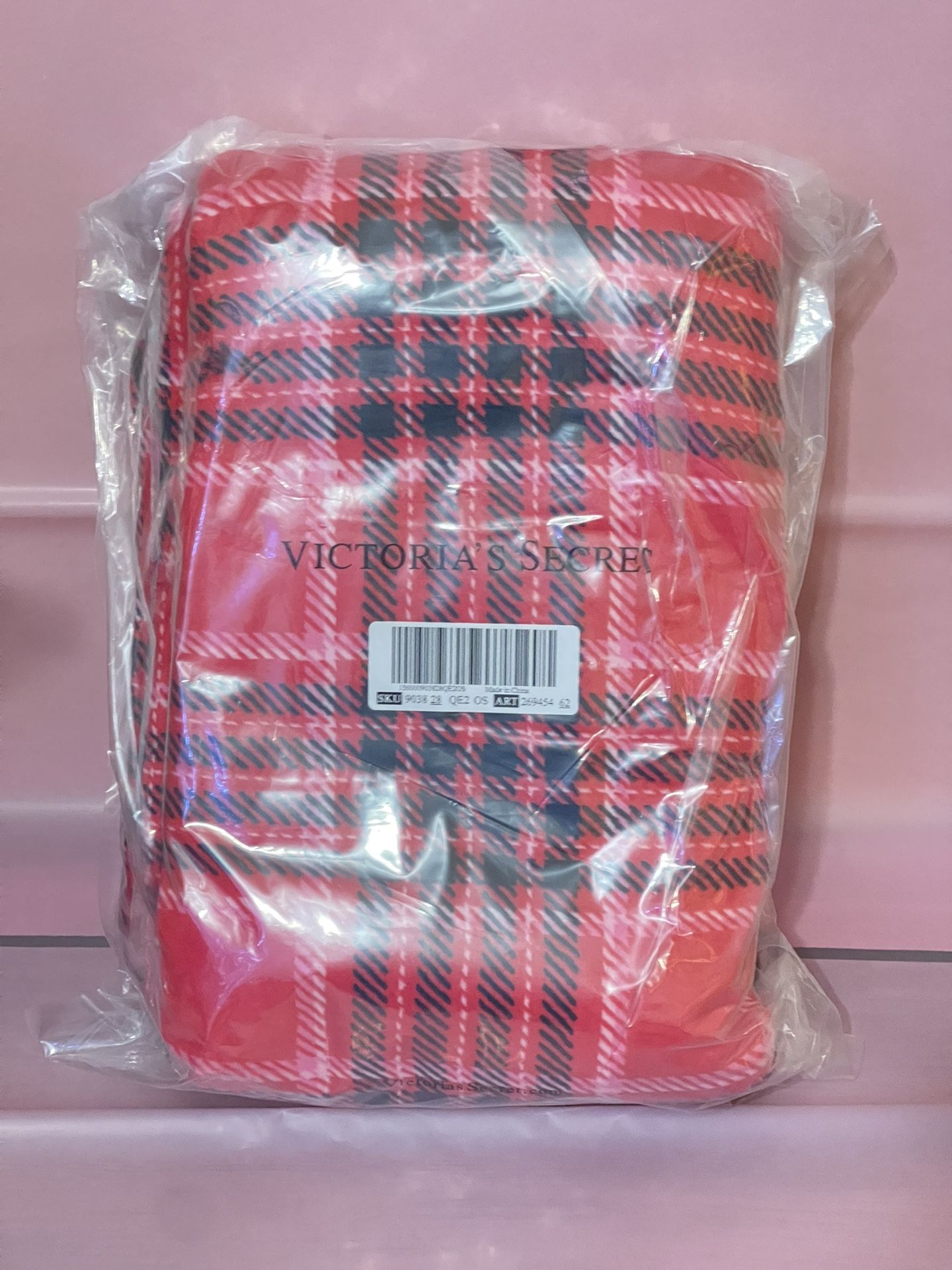 NEW Victoria's Secret ‘Plaid’ Cozy Plush Blanket