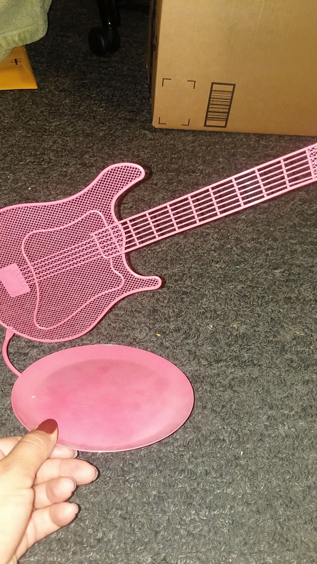 Girls guitar jewelry holder