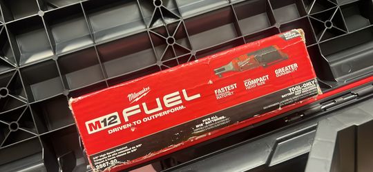 Milwaukee ratchet 3/8 new box