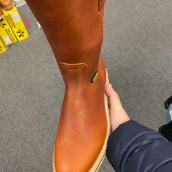 Botas ,botines y zapatos de piel para trabajar