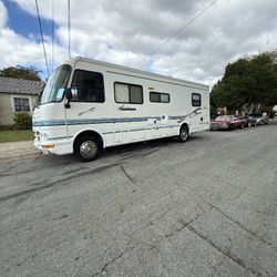 31 foot Coachmen Mirada 