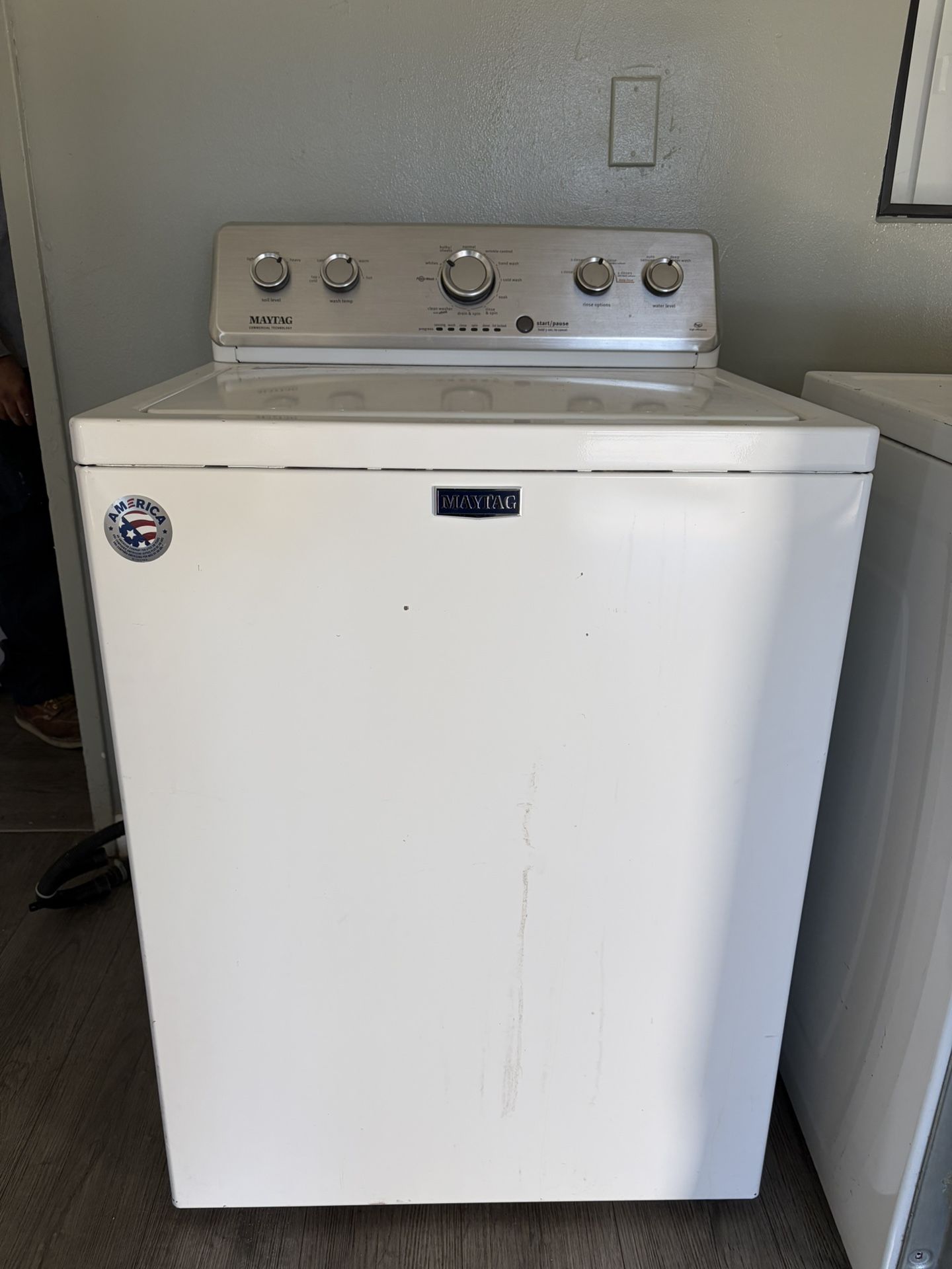 Washer Maytag And Dryer Whirlpool In Good Condition With Hoses And Duct