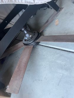 Free fan. Needs a handy man or woman or kid lol