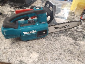 Makita 18 Volt Cordless Chainsaw ( Tool Only)