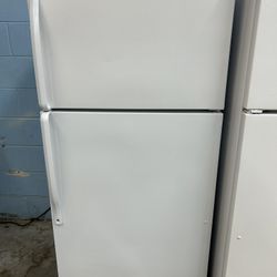 Very Nice 15 Cu Ft Refrigerator 