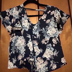 Women’s Size Small Cropped Button Up Floral Print Shortsleeved Blouse