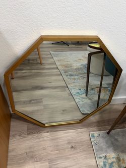 Decorative mirror