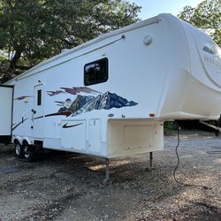 2007 Bighorn 36ft fifth wheel 3 slide s outs Ac nice