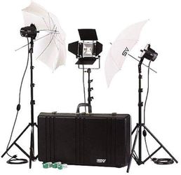 Smith Victor Lighting Kit 
barely used, in MINT condition