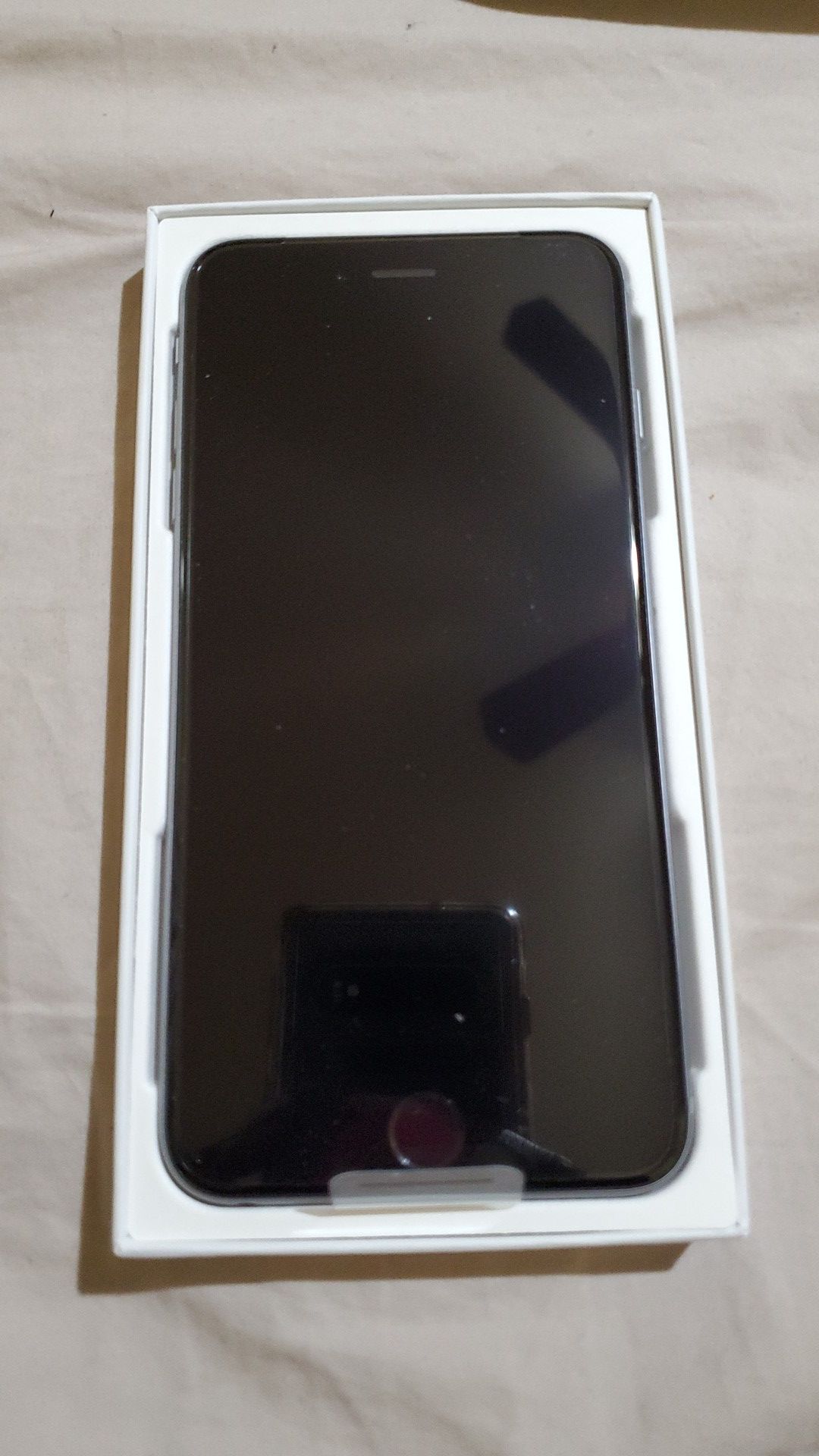 iPhone 6s plus, unlocked, no charger