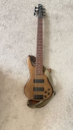 Ibanez Gio SoundGear 6-String Bass Guitar