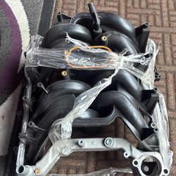 Upper intake manifold for a 2000-2016 ford f150 f250f350 e150-360 super duty excursion or expedition