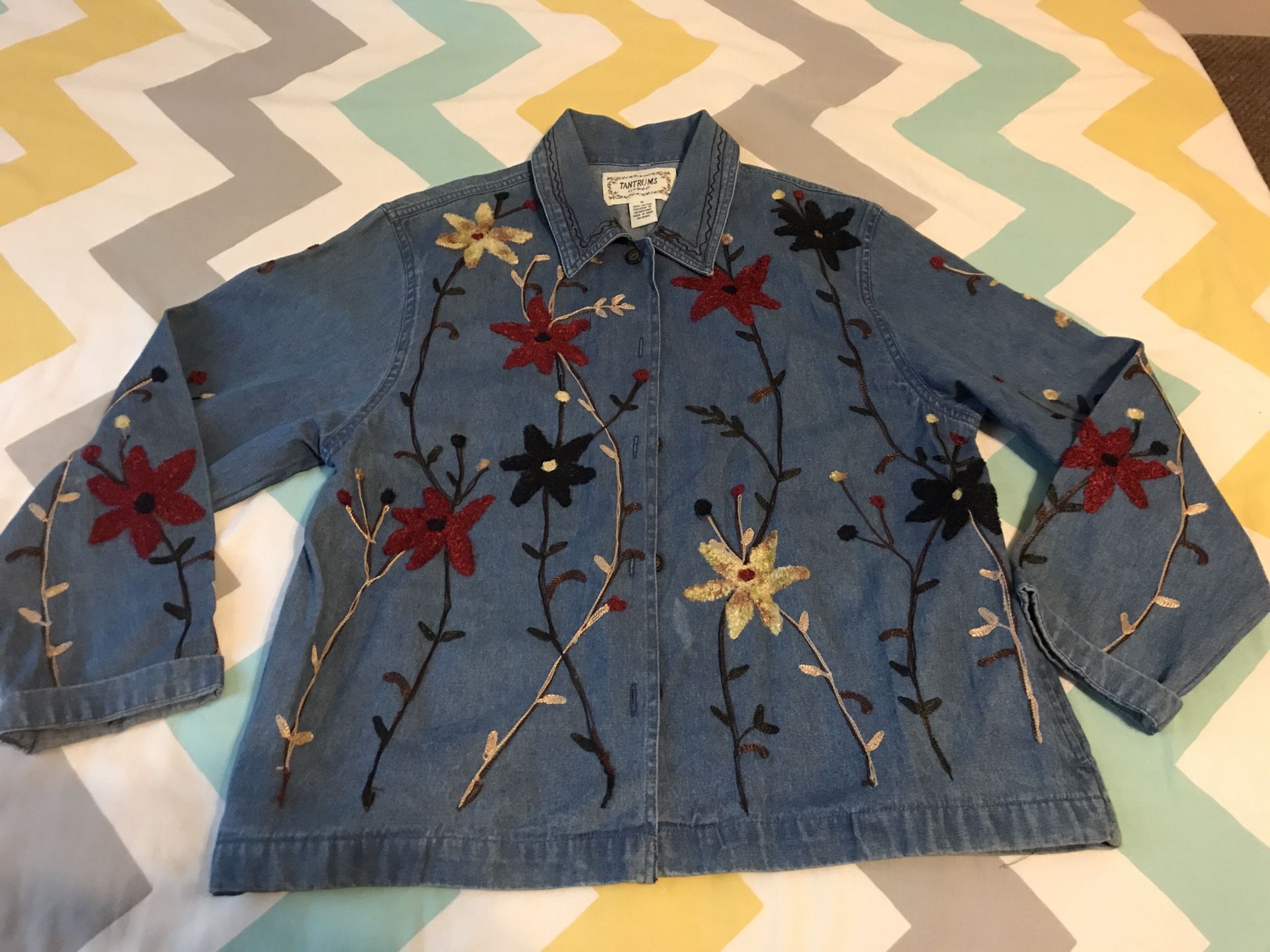 Ladies size small tantrums brand lightweight denim floral jacket top blouse
