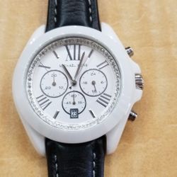 Watch Michael Kors On Leather Band 