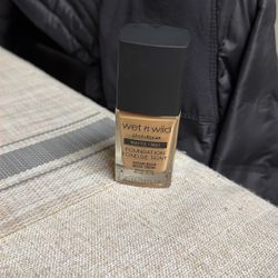 Wet n wild Foundation  NEW