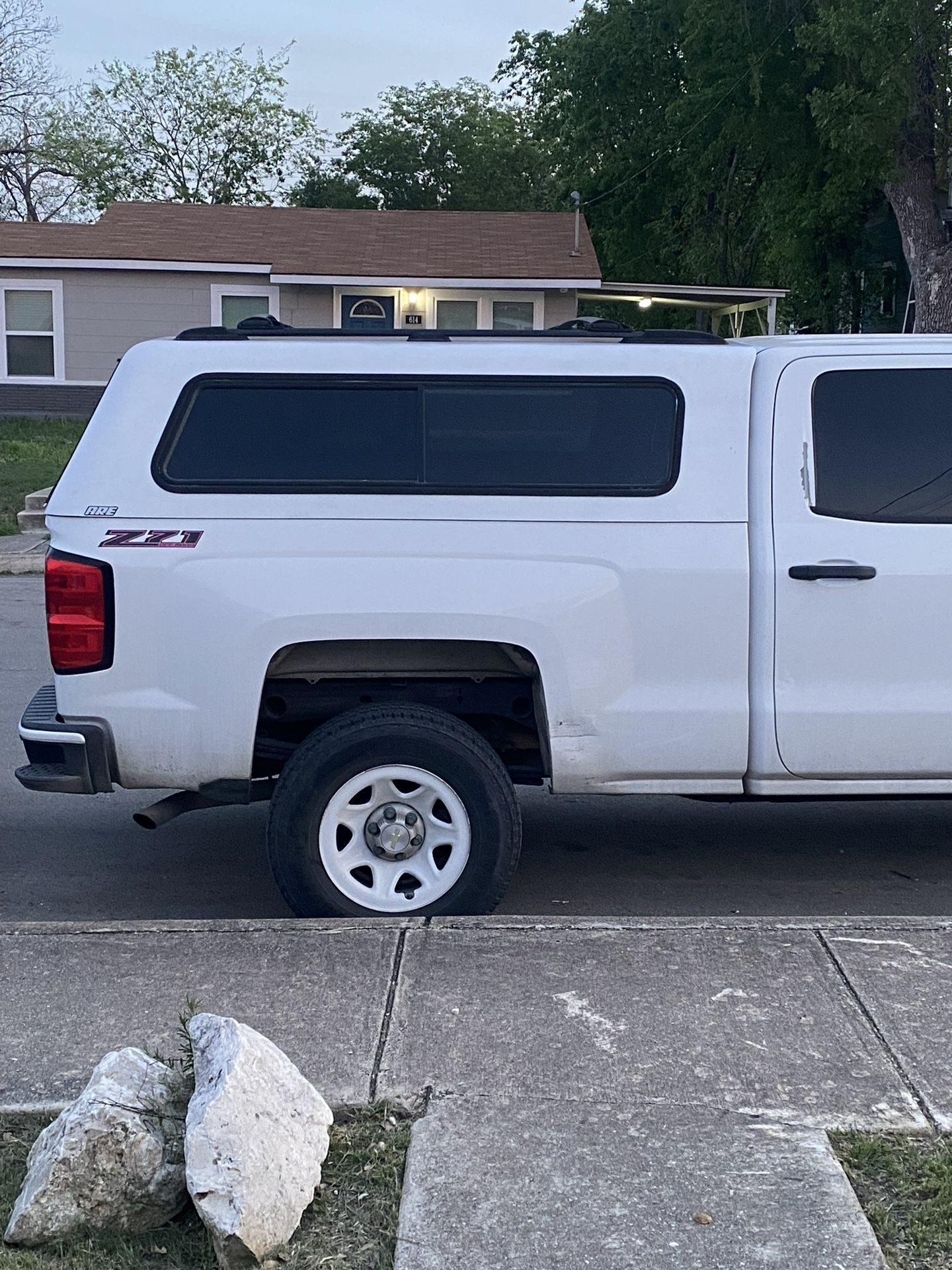 ARE camper Shell 2014 Chevrolet Silverado SB