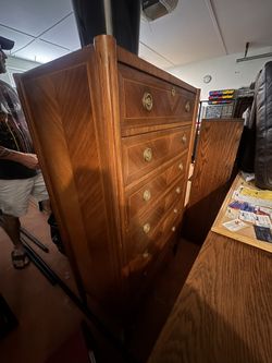 Highboy/chest