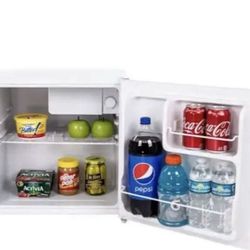 College mini Refrigerator 