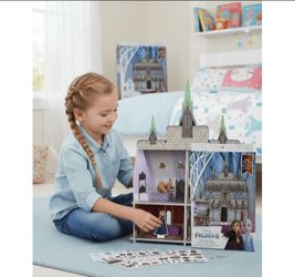 Disney Frozen 2 Make Your Own Castle 3D Playset with Character Figures and Accessories
