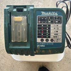 Makita Li-Ion Battery Charger