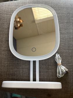 Light up vanity mirror
