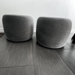 Set of 2 Gray Velvet Round Ottomans