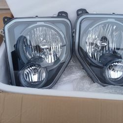 NEW IN BOX 2008-2012 JEEP LIBERTY PAIR HEADLIGHTS 