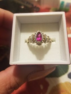 Gold 10k ring diamonds