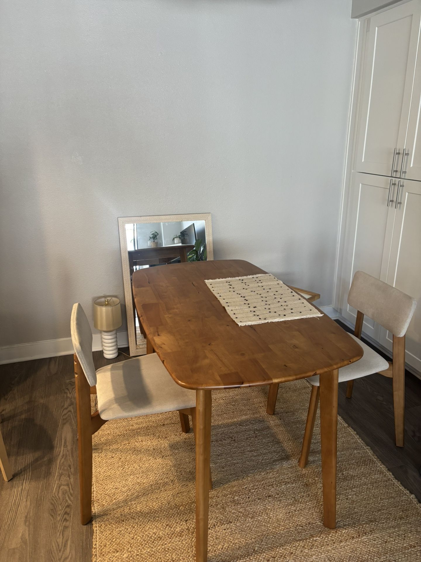 Dining Table w/ Chairs