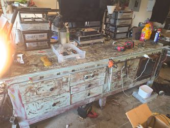 Shop table with powerstrip on front