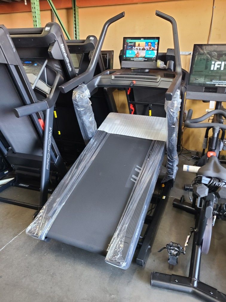 Nordictrack X16 Incline trainer - Treadmill with steep incline 40% - 12mph Max speed- 2000$ 