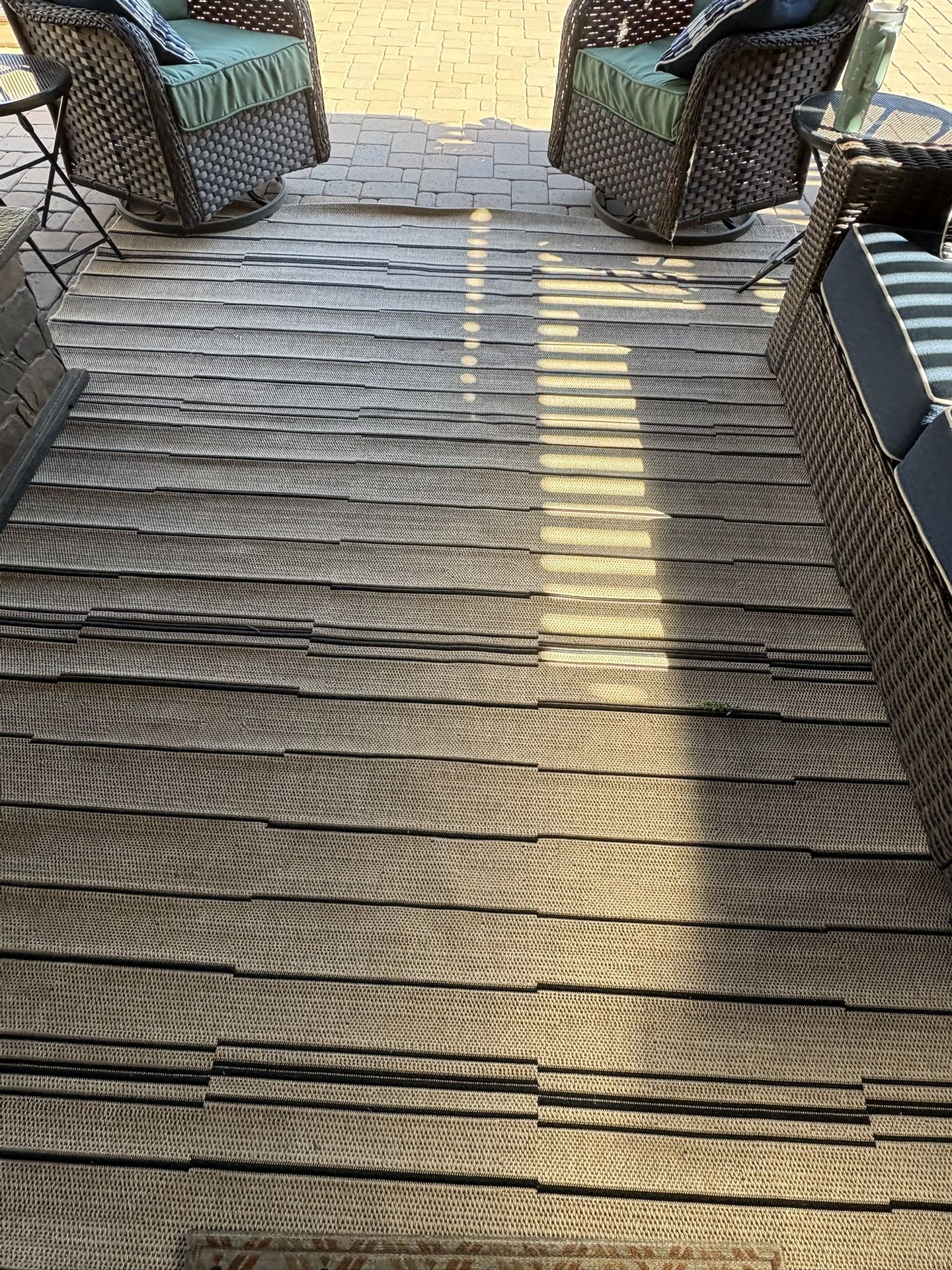 Outdoor patio rug 8x10- Tan Color W/blk Stripes