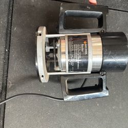 Black and Decker Router 