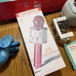 FAO Schwarz Bluetooth Karaoke Microphone