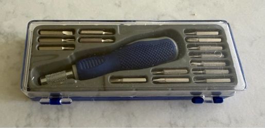 Multi-Bit Screwdriver Set with Case