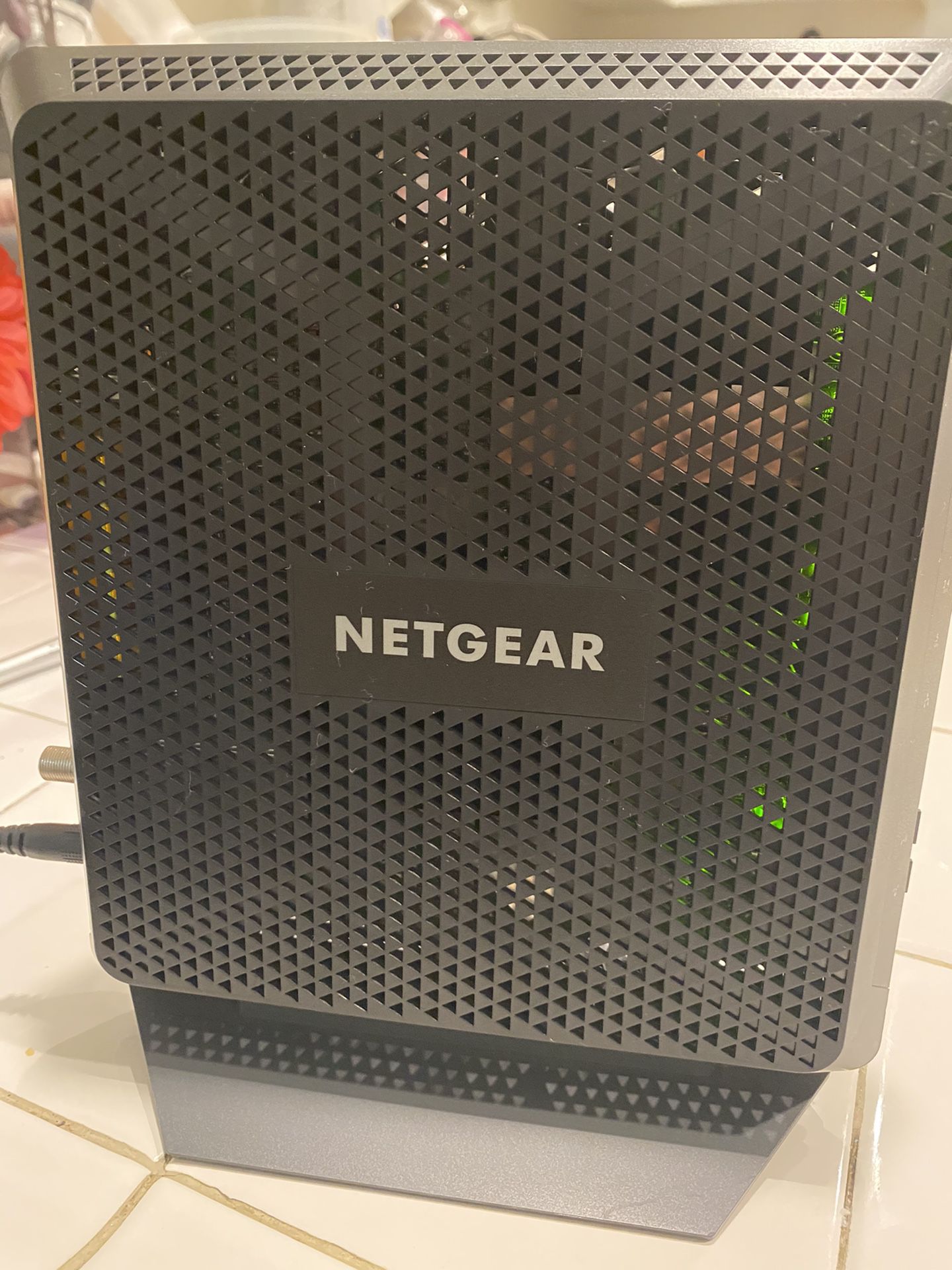 NETGEAR Nighthawk Cable Modem WiFi Router