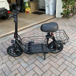 Gyroor Adults Electric Scooter with Large Middle Basket-NEW (Less Than 1 Mile)