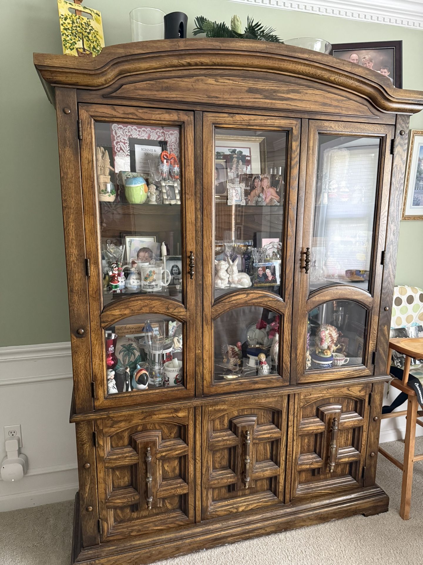 * FREE * China Hutch