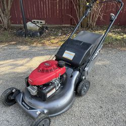 Honda Lawn MowerTWIN=BLADE 3-in-1 Sistem GCV 160 Self-propelled With Blade Stop System