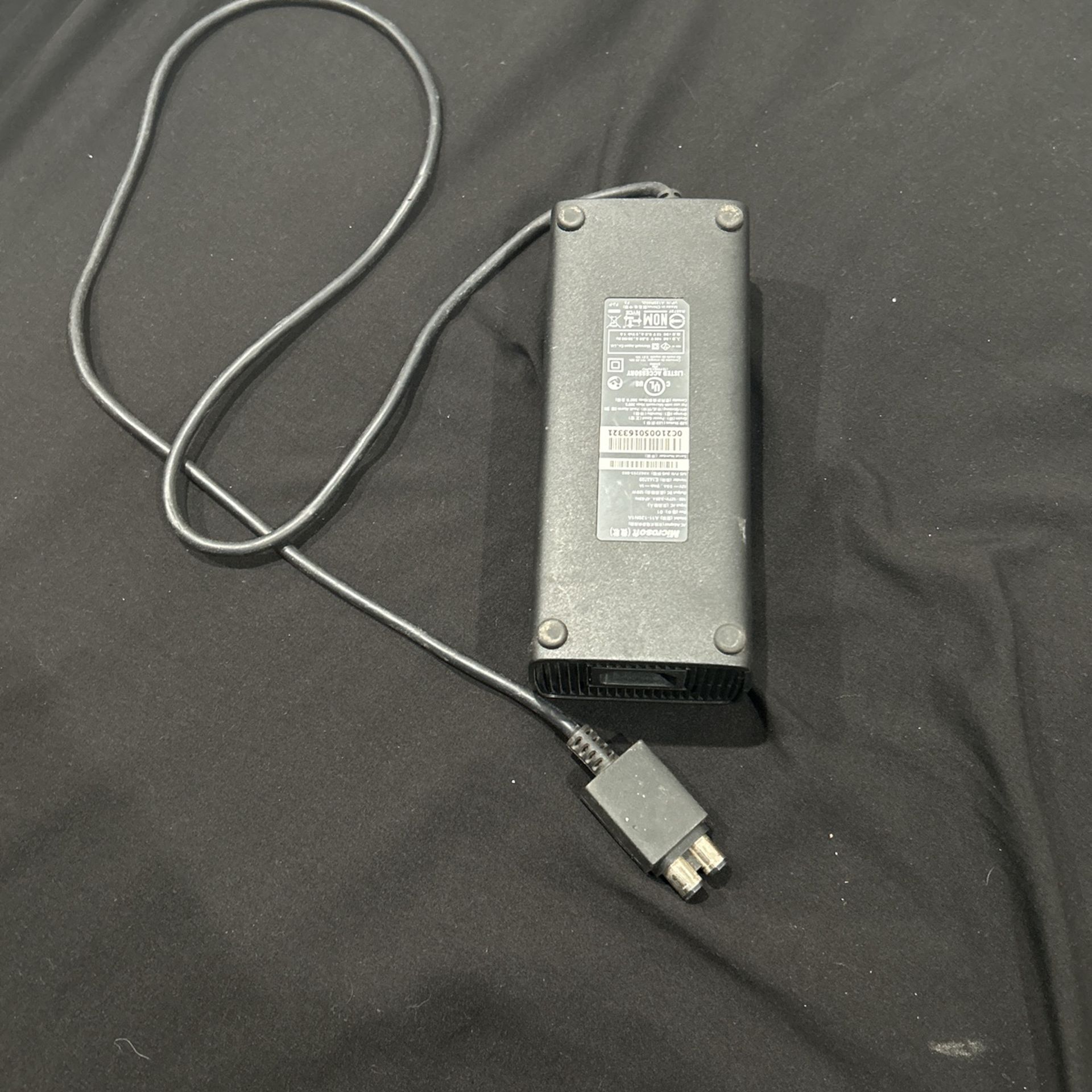 Xbox 360 E Ac adapter