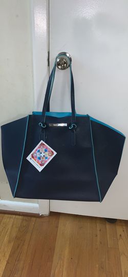 Vince Camuto big traveling bag new