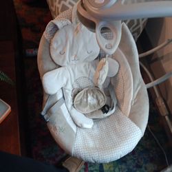 Baby Swing W/ Mobil And Lights 